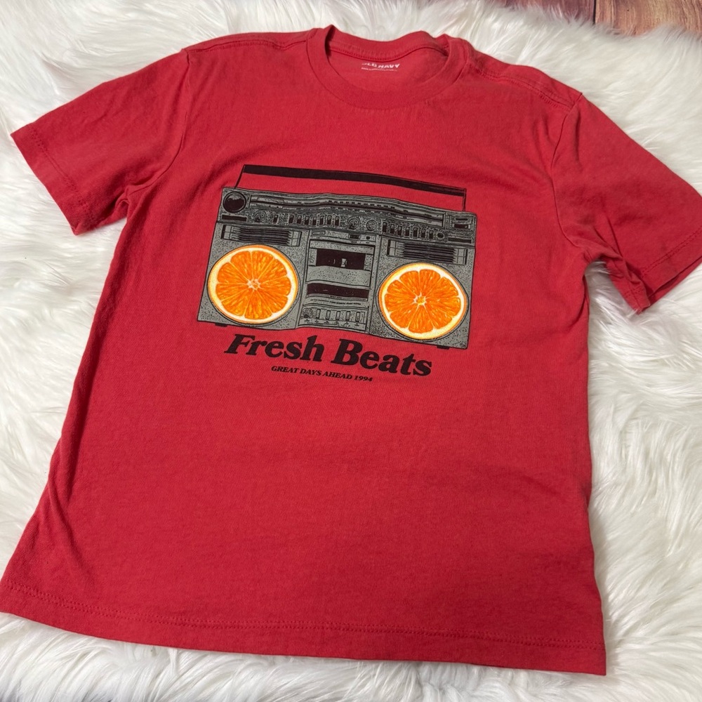 Old Navy Red Graphic Short Sleeve Shirt - Boys Size M (8) - Picture 3 of 12